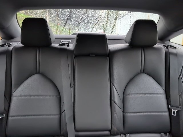 Used 2022 Toyota Avalon Limited image 24