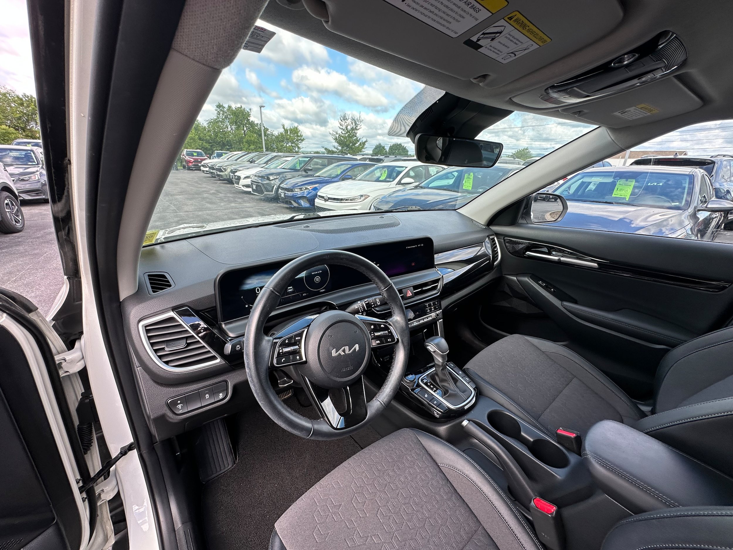 Used 2024 Kia Seltos S AWD/4WD image 21