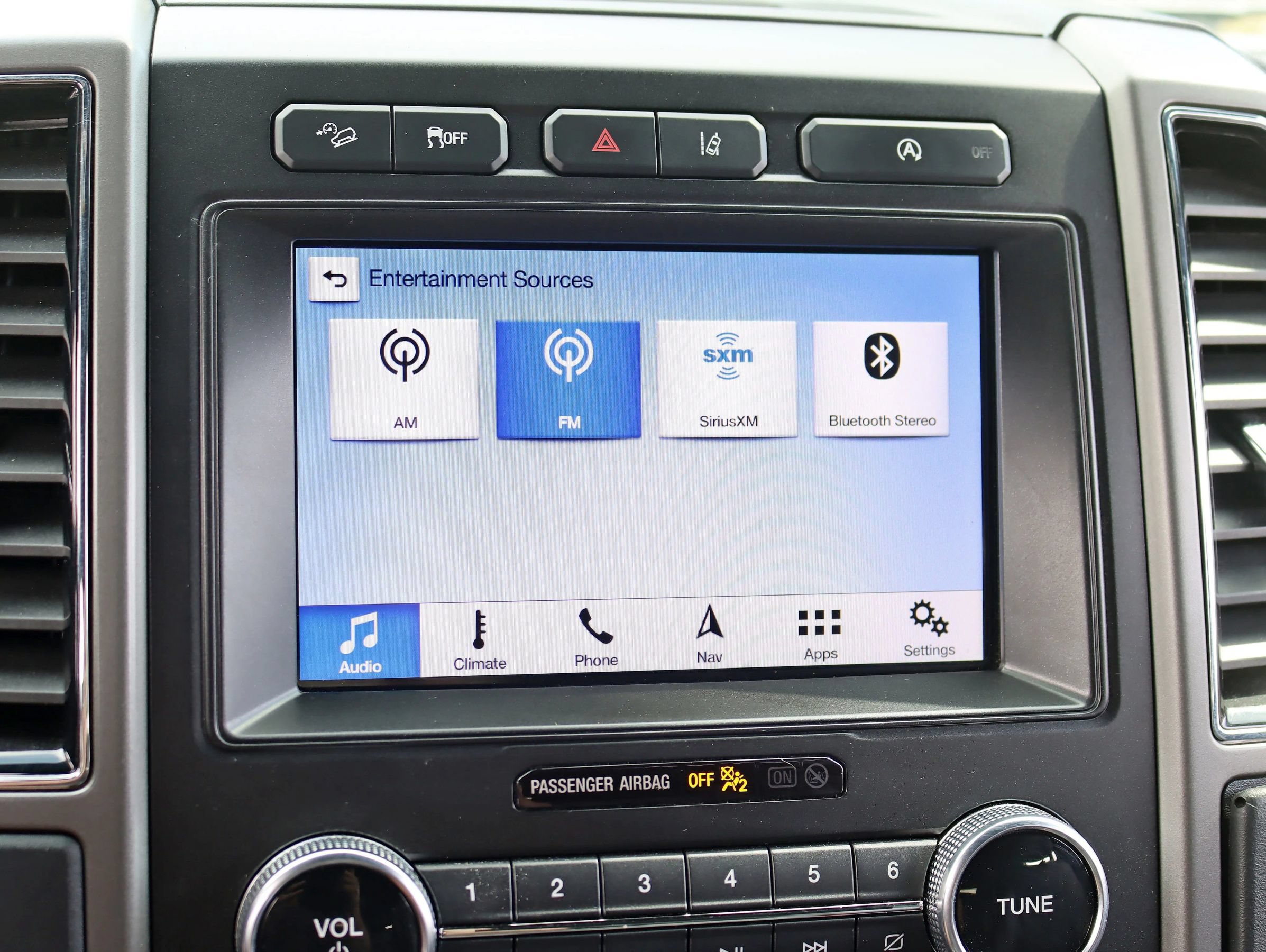 Used 2019 Ford Expedition XLT w/ Equipment Group 202A AWD/4WD image 23