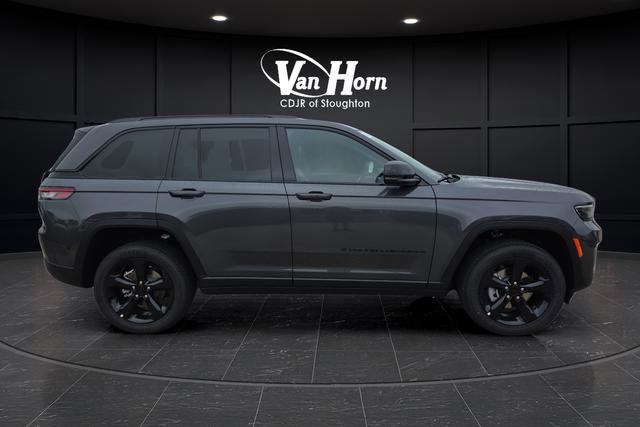 New 2025 Jeep Grand Cherokee Altitude AWD/4WD image 2
