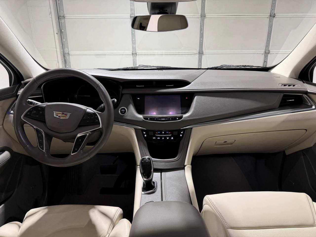 Used 2017 Cadillac XT5 Premium Luxury AWD/4WD image 16