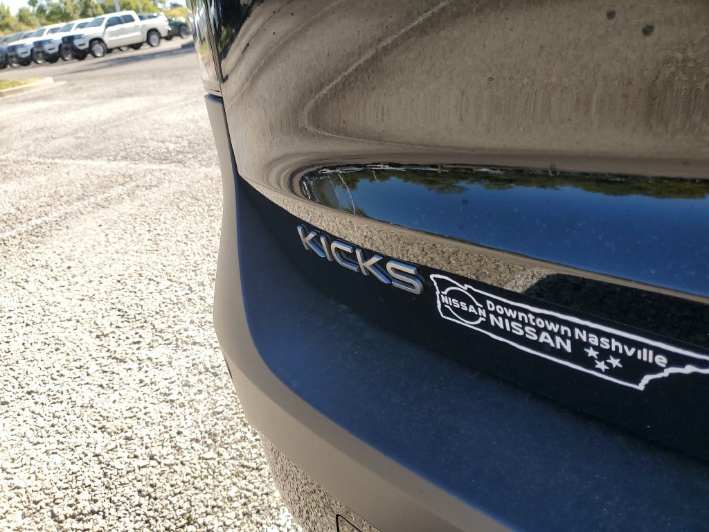 New 2027 Nissan Kicks SR w/ SR Premium Package FWD image 7