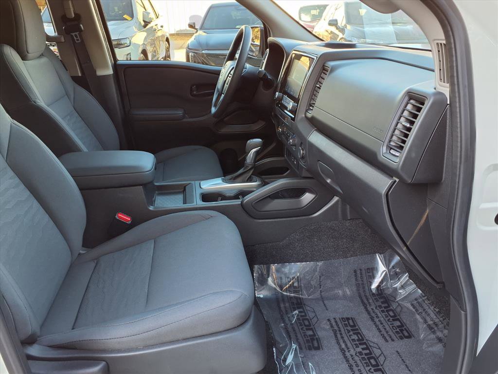 Used 2024 Nissan Frontier S w/ Tow Package image 9