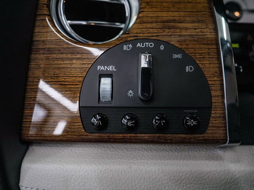 Used 2011 Rolls-Royce Ghost RWD image 41