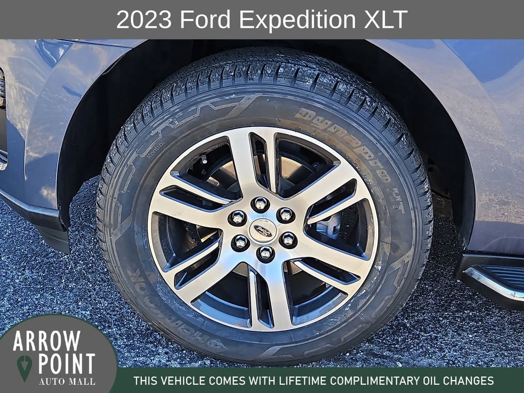 Used 2023 Ford Expedition XLT image 16