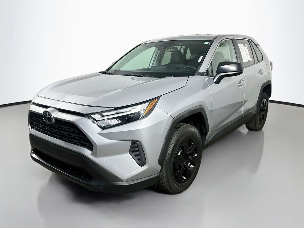 Used 2024 Toyota RAV4 LE AWD/4WD image 3