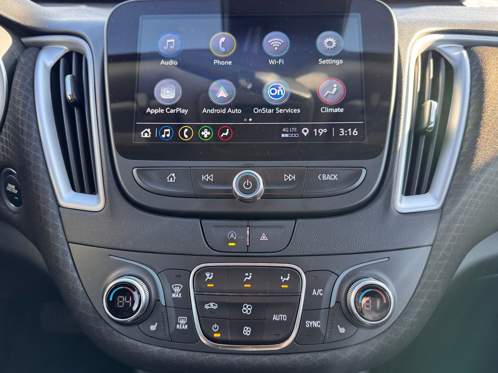 Used 2024 Chevrolet Malibu LT image 16