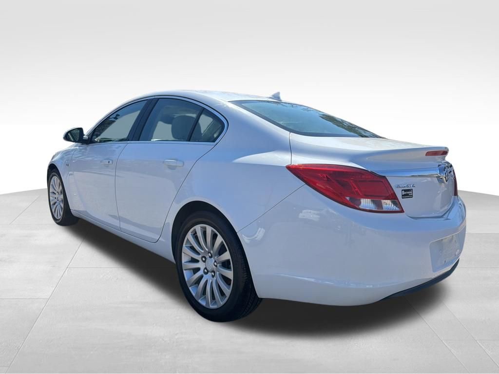 Used 2011 Buick Regal CXL w/ RL2 Preferred Equipment Group FWD image 3