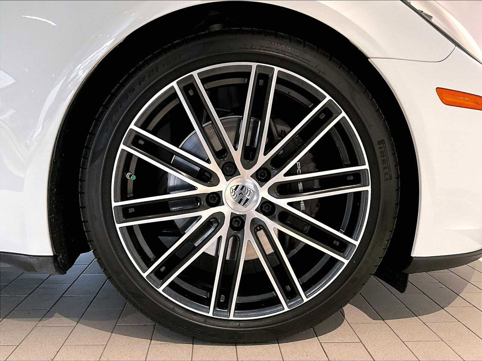 Used 2020 Porsche Panamera image 14