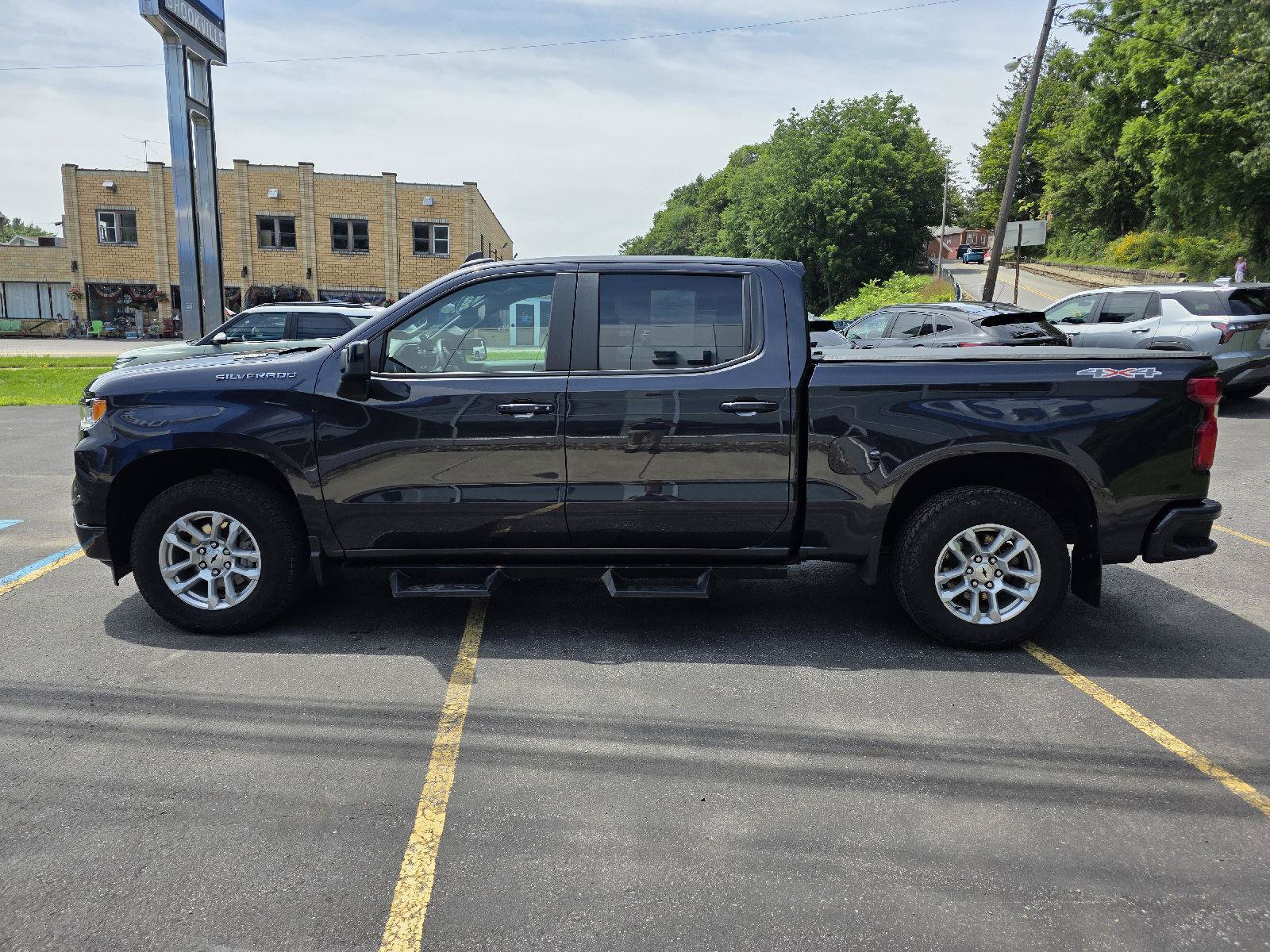 Used 2024 Chevrolet Silverado 1500 RST w/ Max Trailering Package AWD/4WD image 5