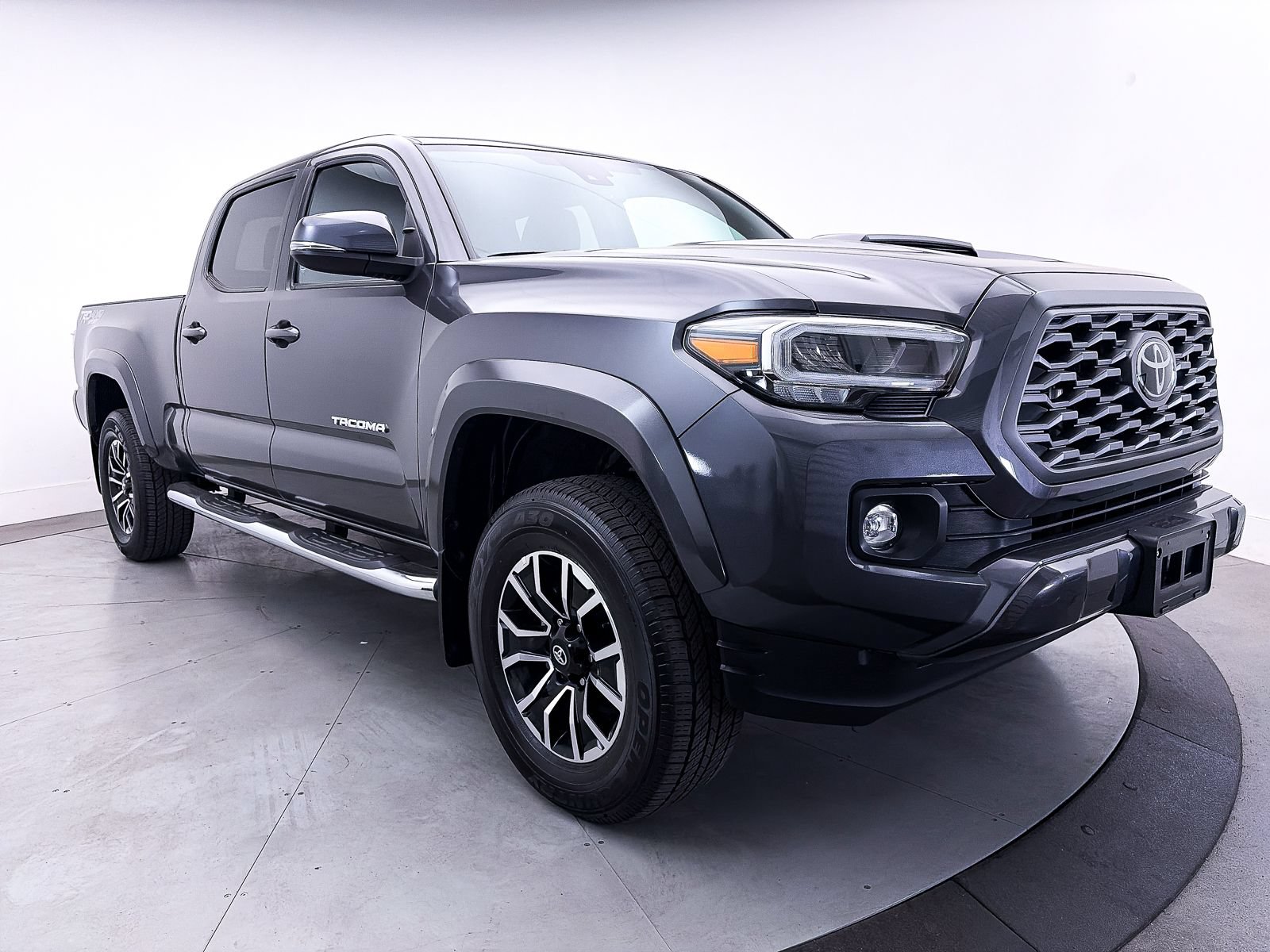 Used 2023 Toyota Tacoma TRD Sport AWD/4WD image 9