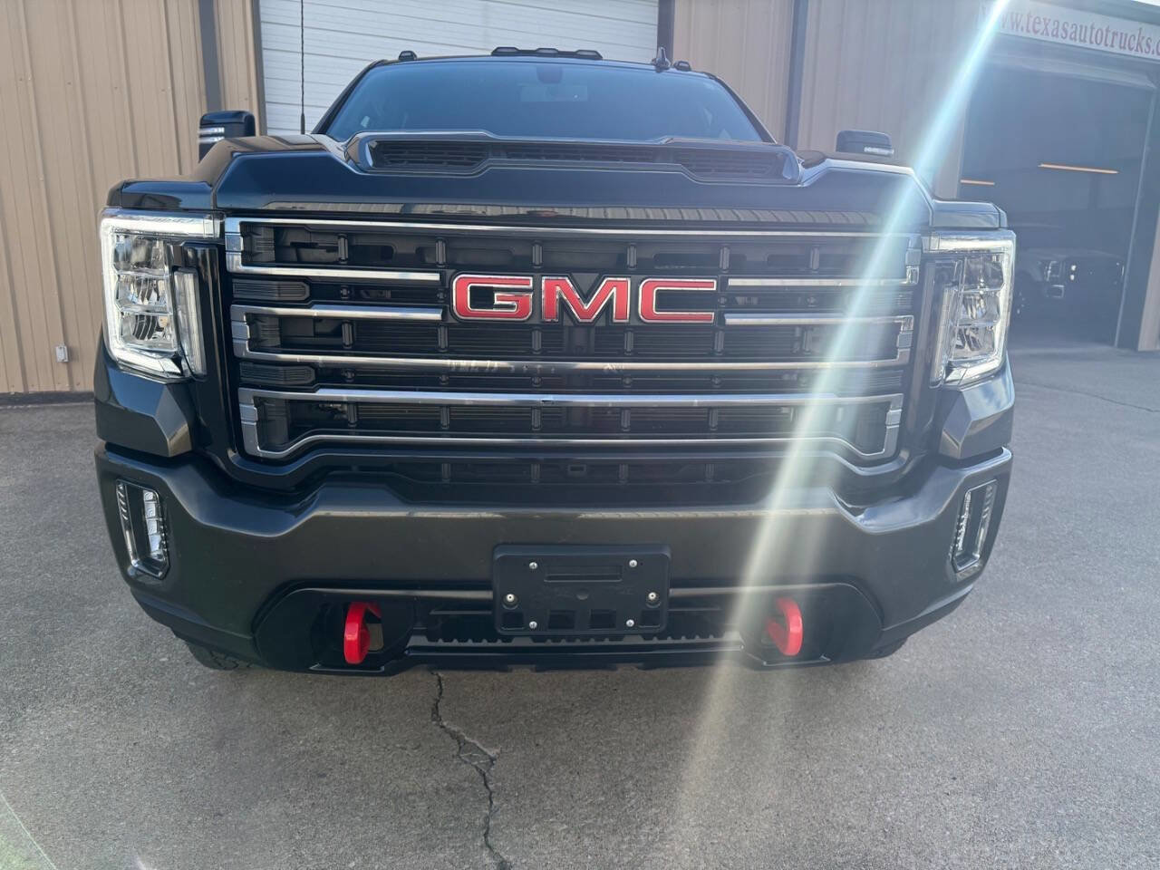 Used 2023 GMC Sierra 2500 AT4 image 4