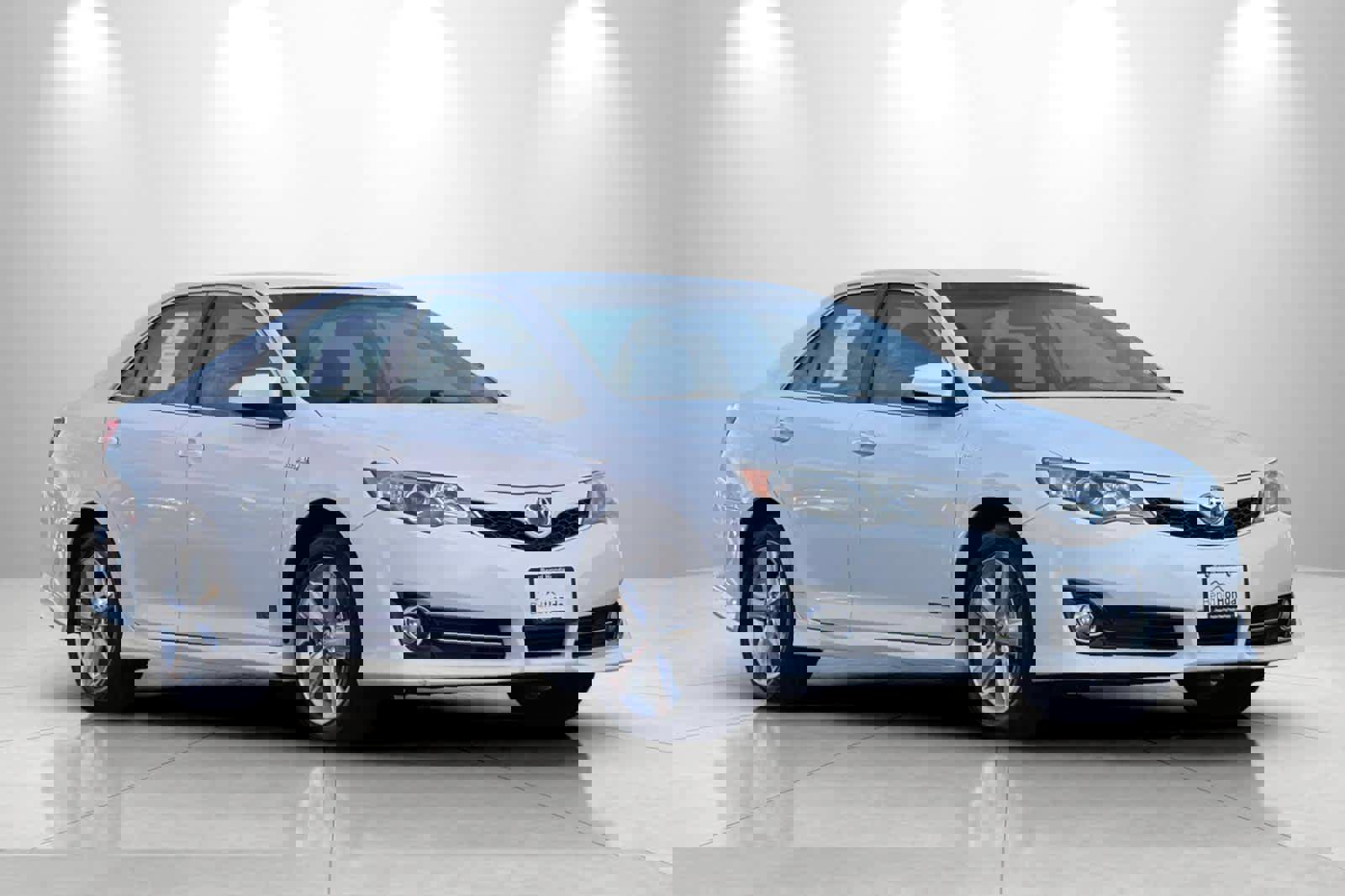 Used 2014 Toyota Camry Hybrid image 9