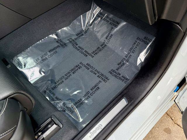 Used 2023 Jeep Grand Cherokee Overland w/ Luxury Tech Group IV image 20