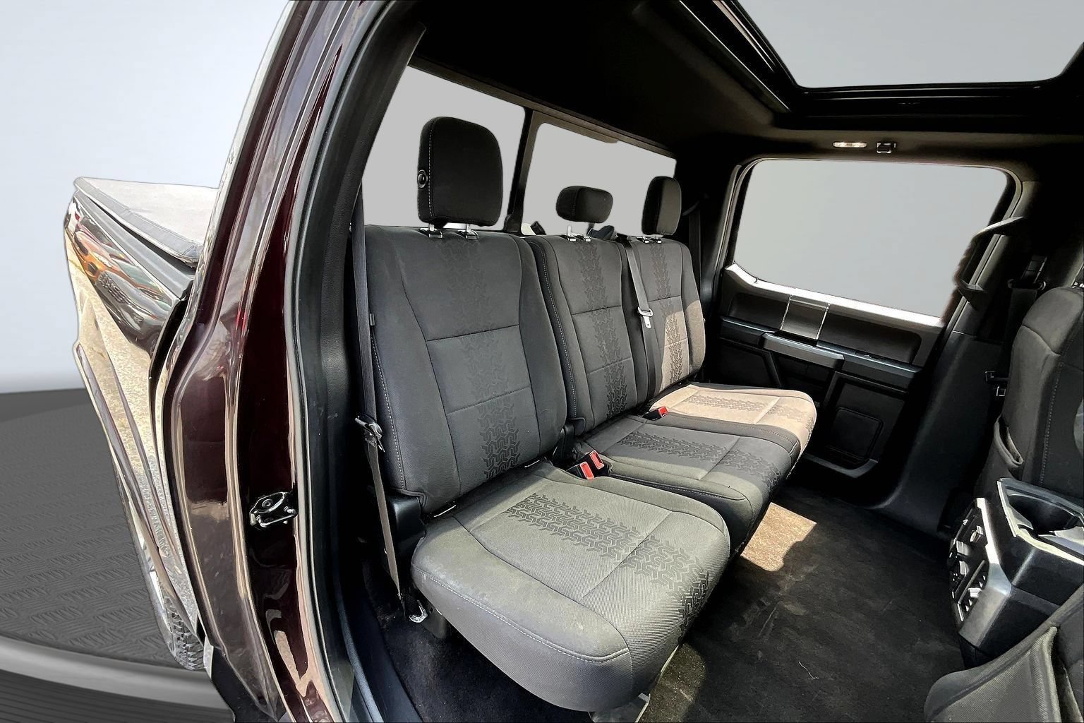 Used 2018 Ford F150 XLT w/ Equipment Group 302A Luxury AWD/4WD image 23