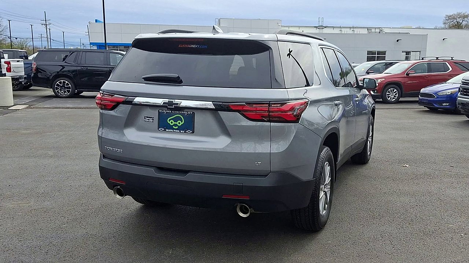 Certified 2023 Chevrolet Traverse LT image 2
