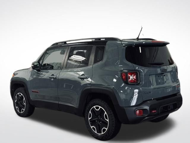 Used 2016 Jeep Renegade Trailhawk w/ Premium Trailhawk Package image 9