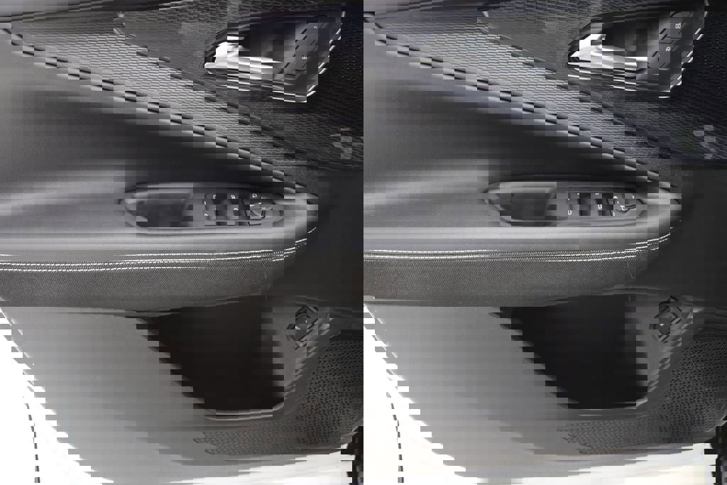 Used 2025 Chevrolet Blazer EV LT image 14