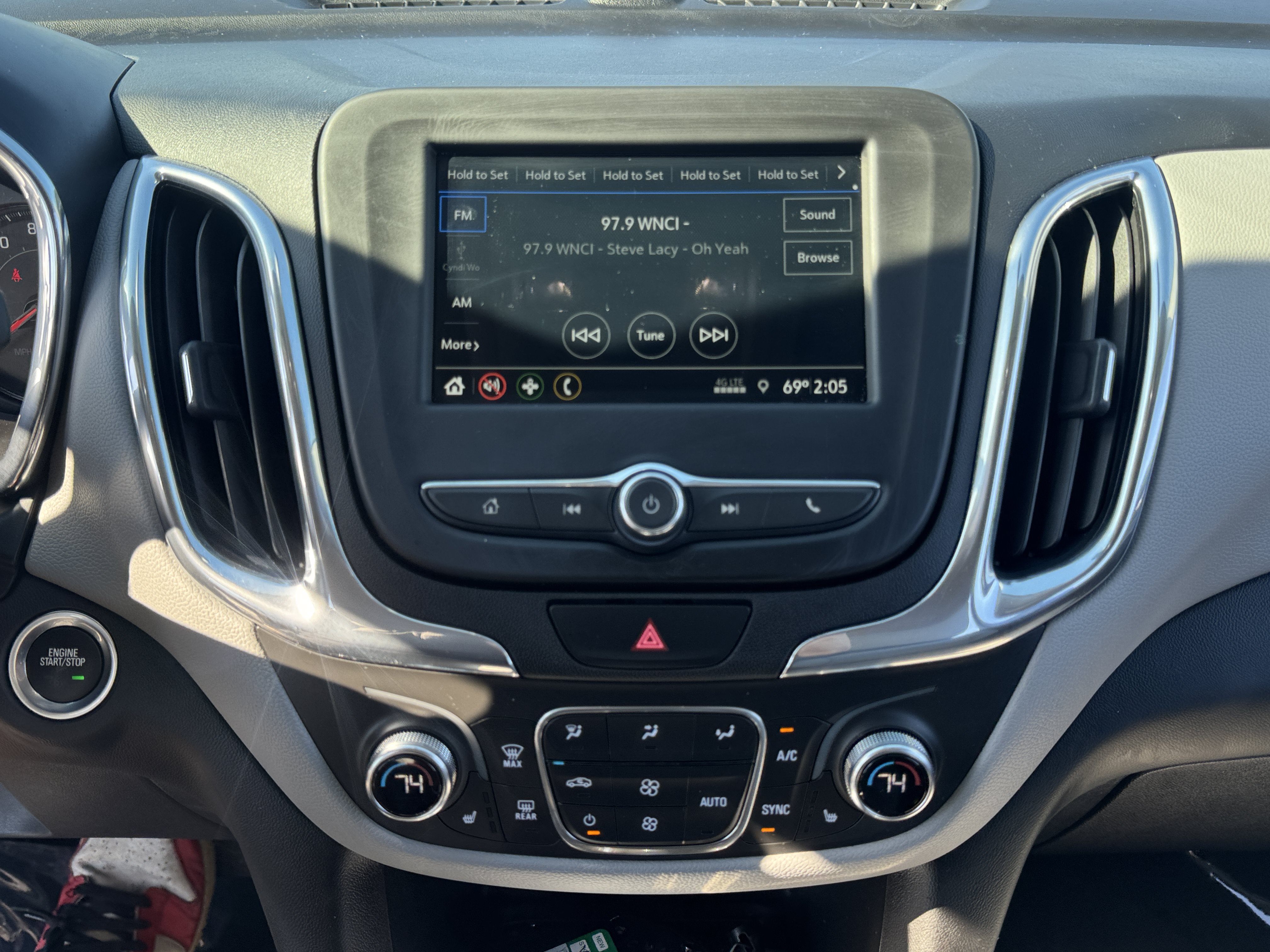 Used 2019 Chevrolet Equinox LT FWD image 24