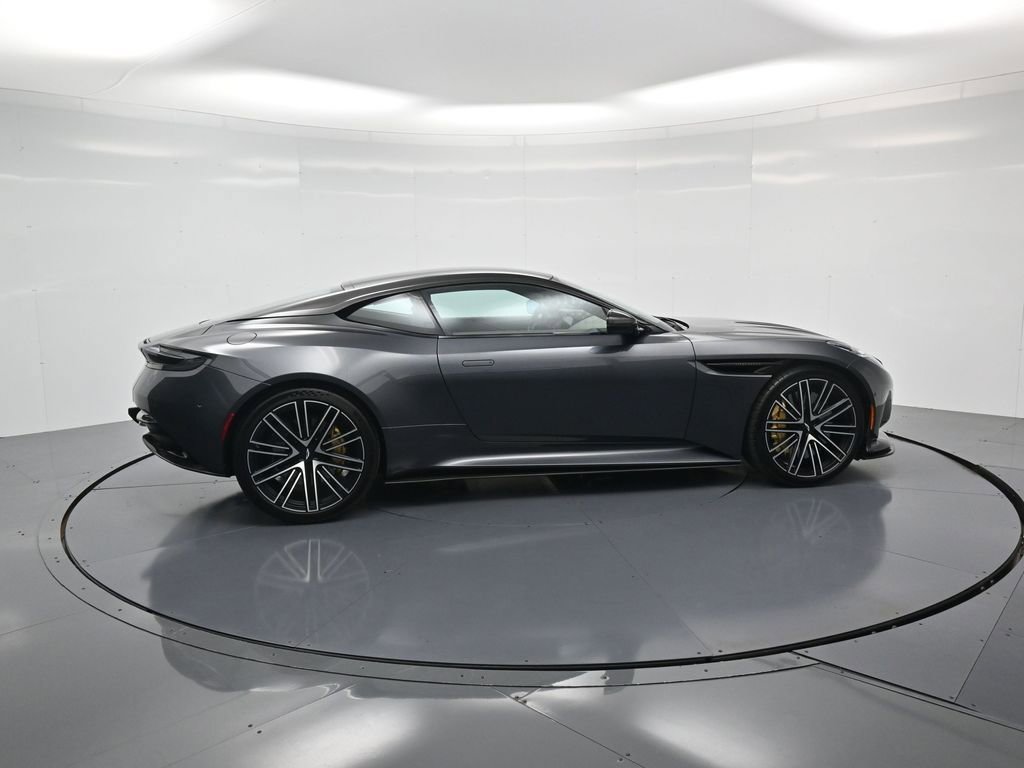 Used 2024 Aston Martin DB12 Coupe RWD image 31