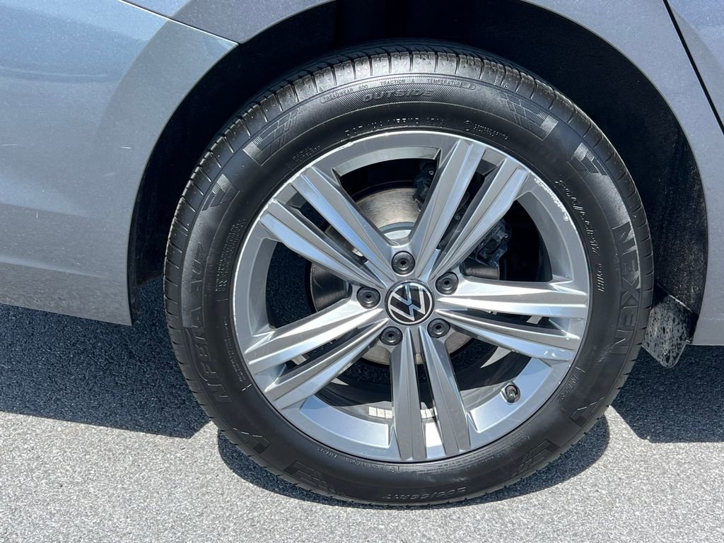 Used 2024 Volkswagen Jetta SE FWD image 12