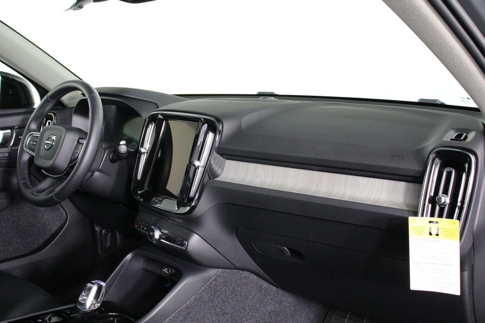 Used 2026 Volvo XC40 B5 Ultra w/ Climate Package AWD/4WD image 22