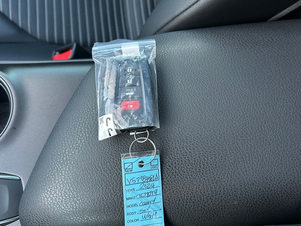 Used 2024 Toyota Camry SE w/ Convenience Package image 40