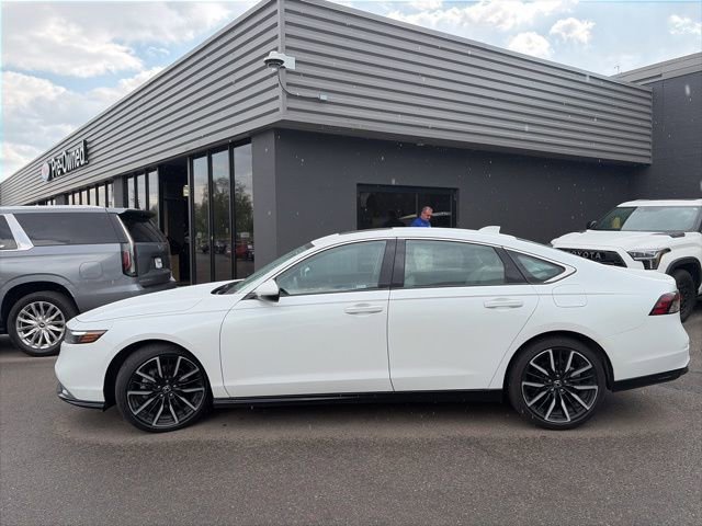 Used 2024 Honda Accord Touring image 7