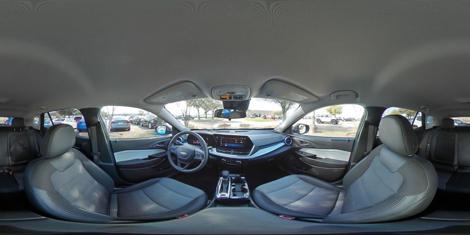 Used 2025 Chevrolet Trax LT image 42