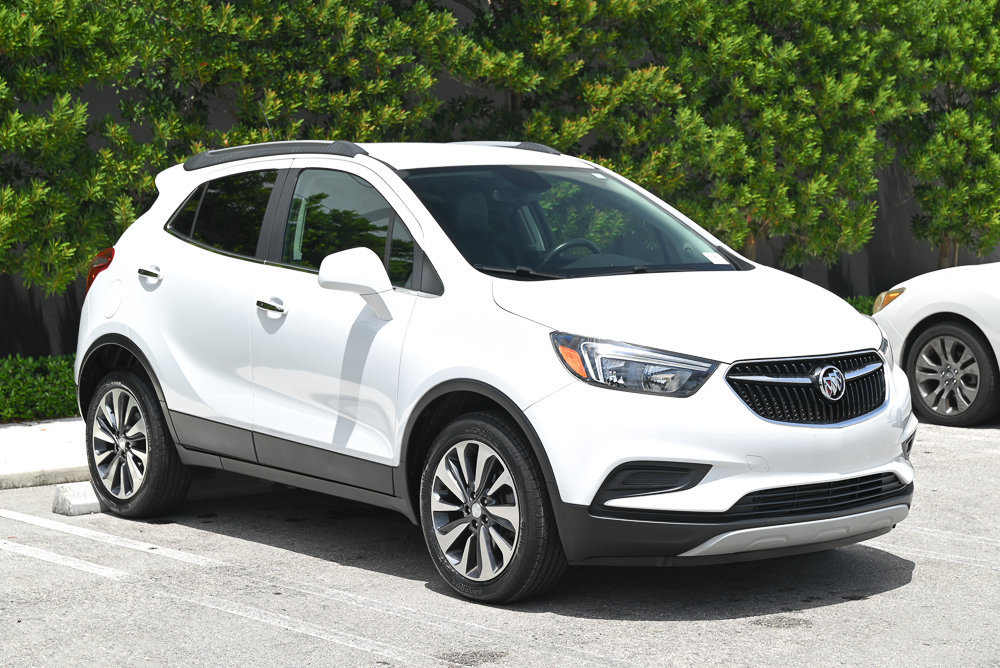 Used 2022 Buick Encore Preferred w/ Safety Package FWD image 3