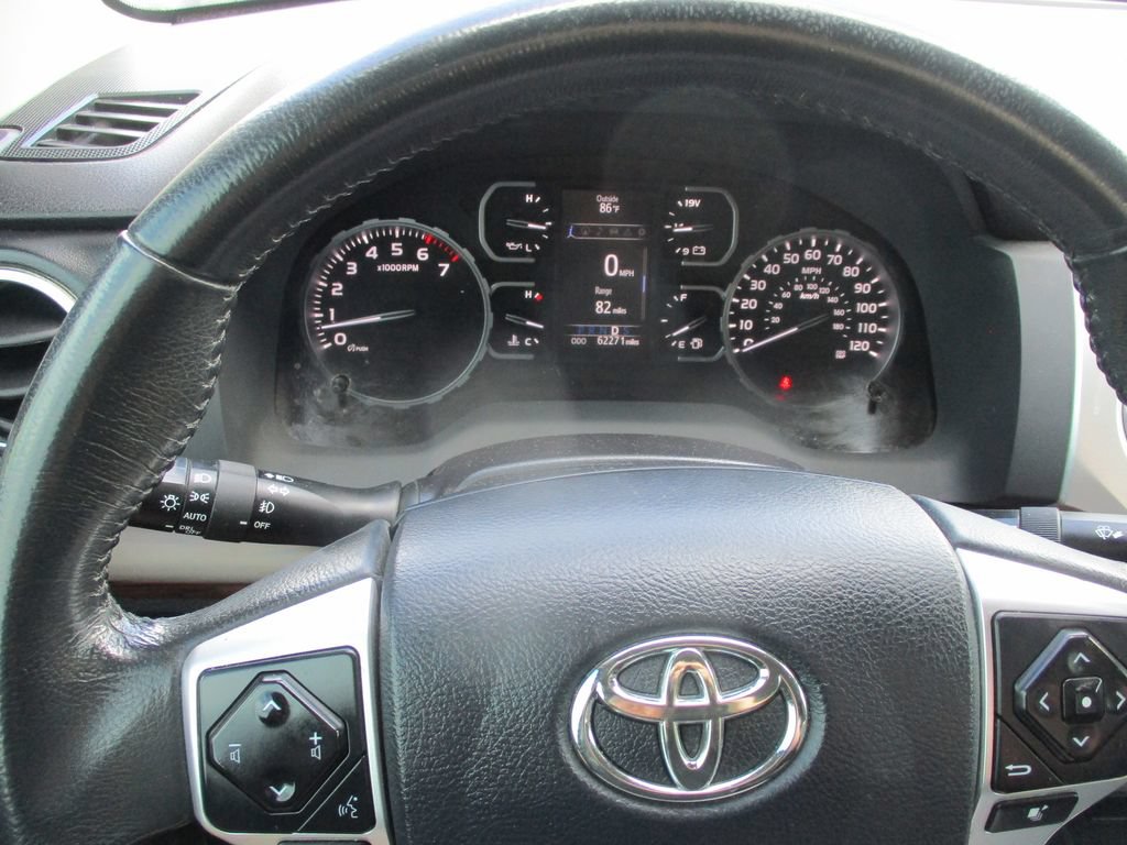 Used 2018 Toyota Tundra Limited AWD/4WD image 27