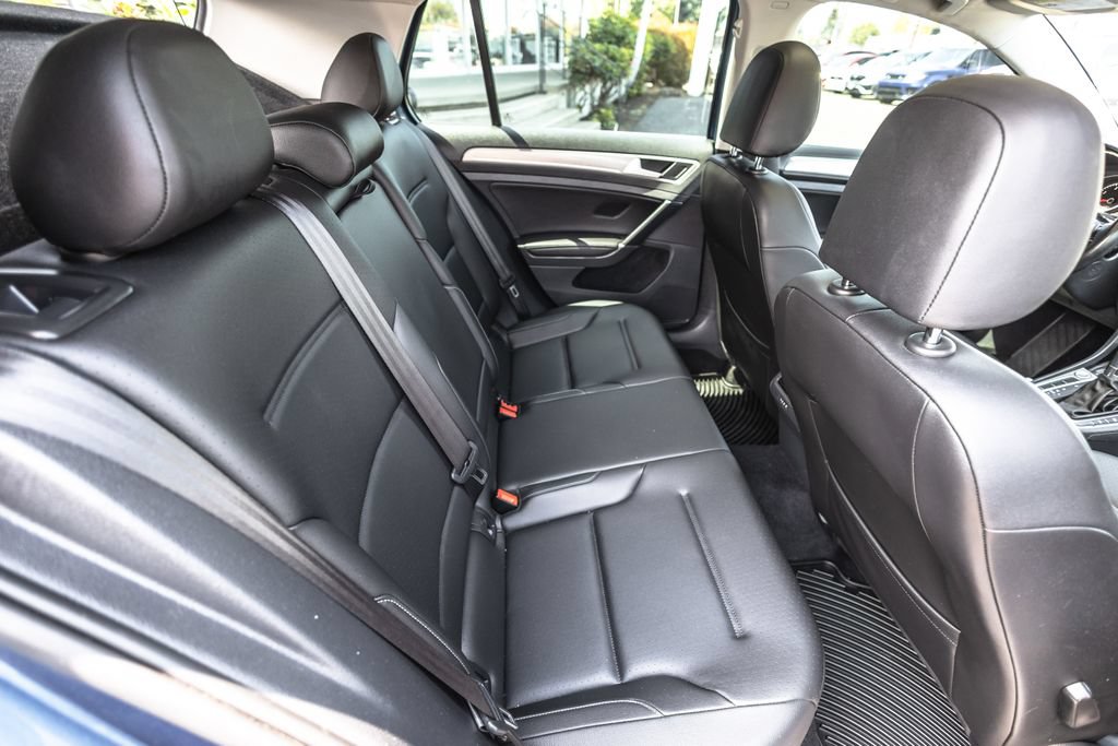Used 2016 Volkswagen Golf SE w/ Lighting Package FWD image 28