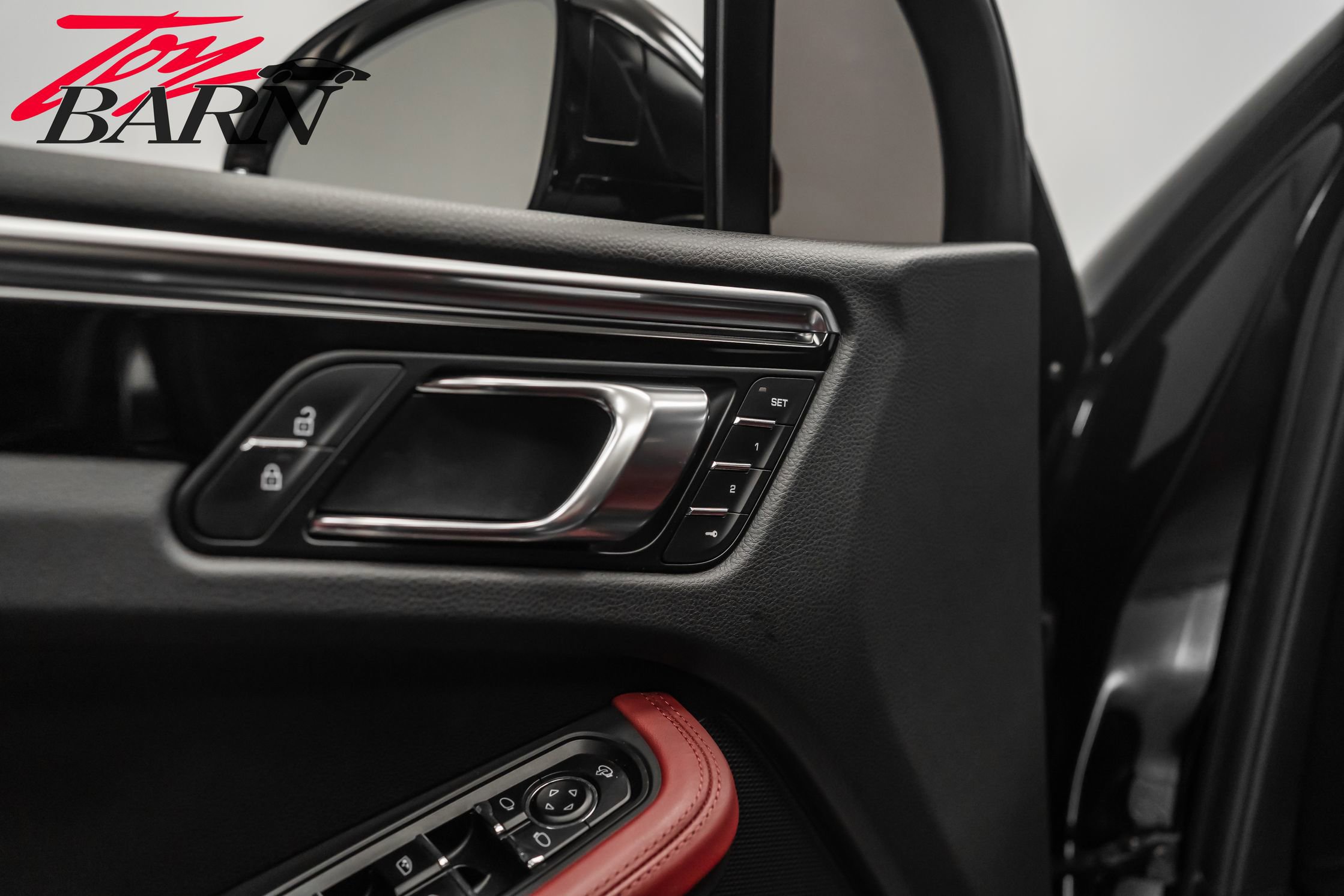 Used 2023 Porsche Macan image 19