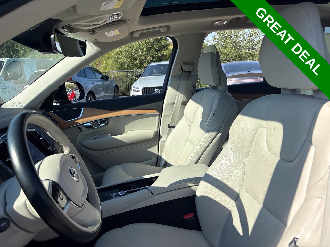 Used 2021 Volvo XC90 T6 Momentum w/ Advanced Package AWD/4WD image 18
