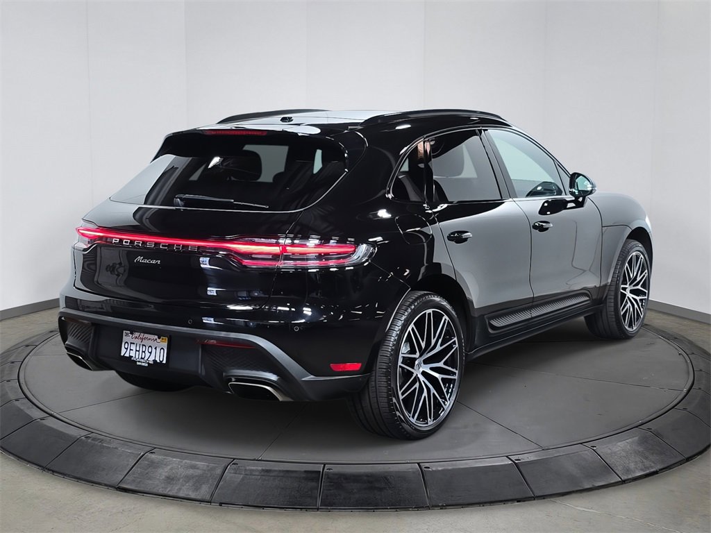 Used 2023 Porsche Macan image 7