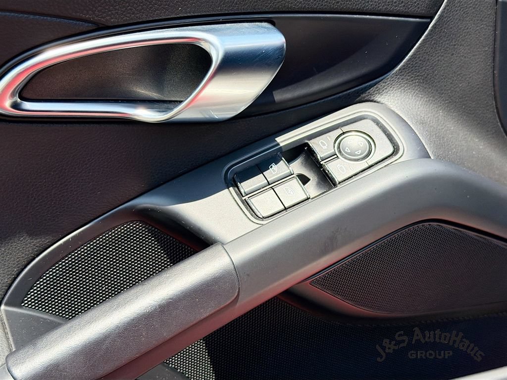 Used 2019 Porsche 718 Cayman RWD image 21