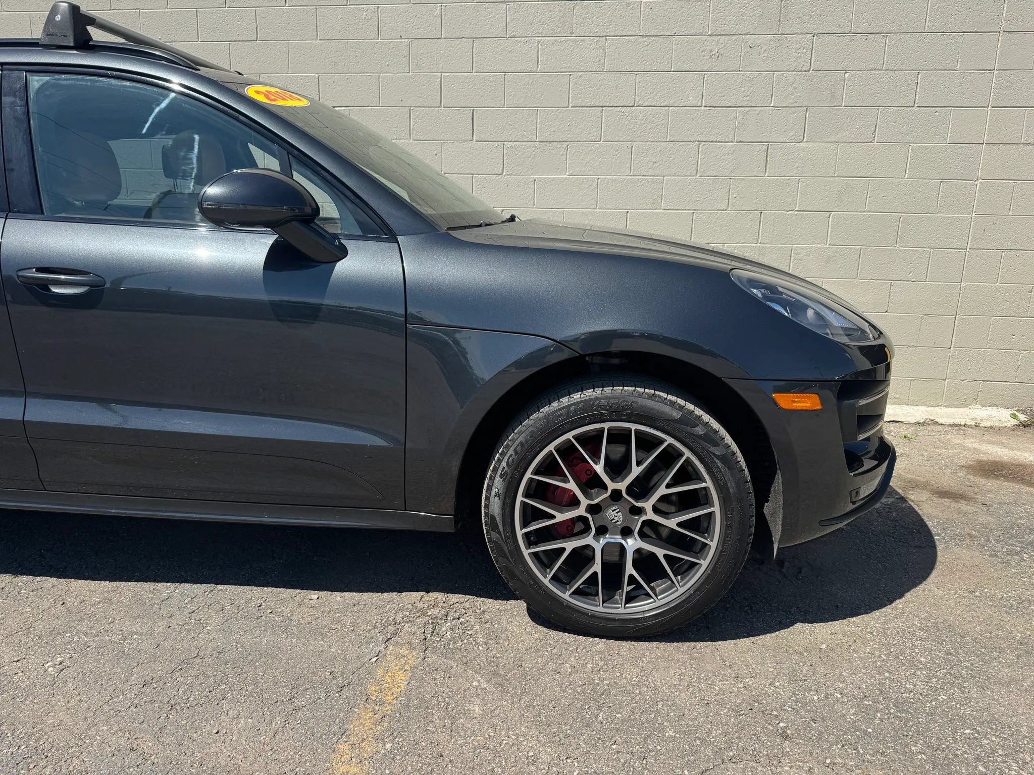 Used 2018 Porsche Macan Turbo AWD/4WD image 12