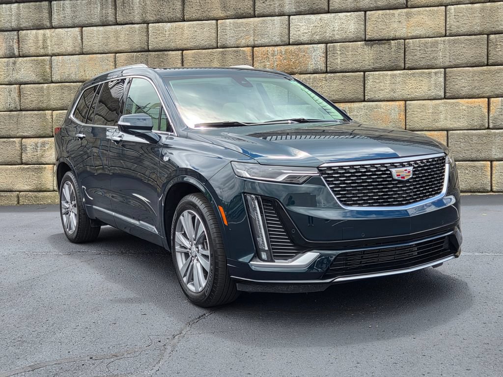 Used 2024 Cadillac XT6 Premium Luxury AWD/4WD image 7