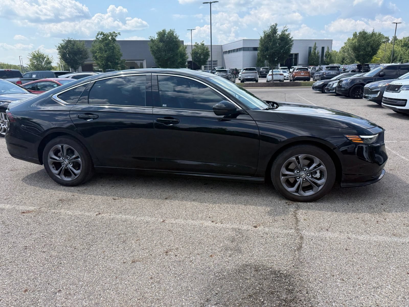 Used 2024 Honda Accord EX-L image 4