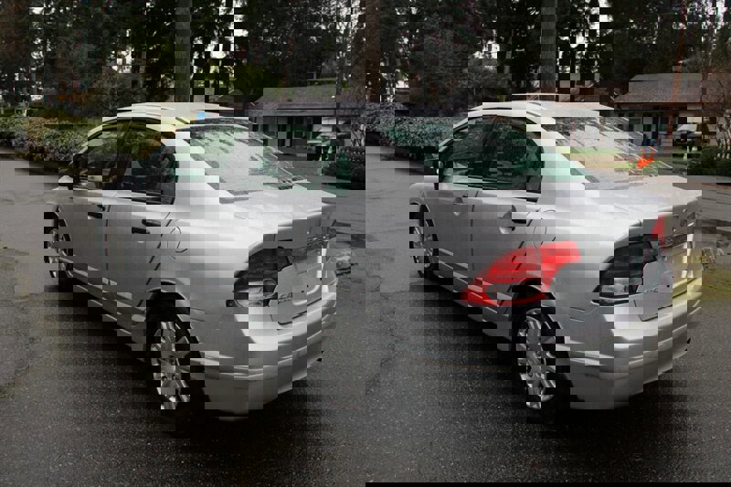 Used 2011 Honda Civic DX-VP image 4