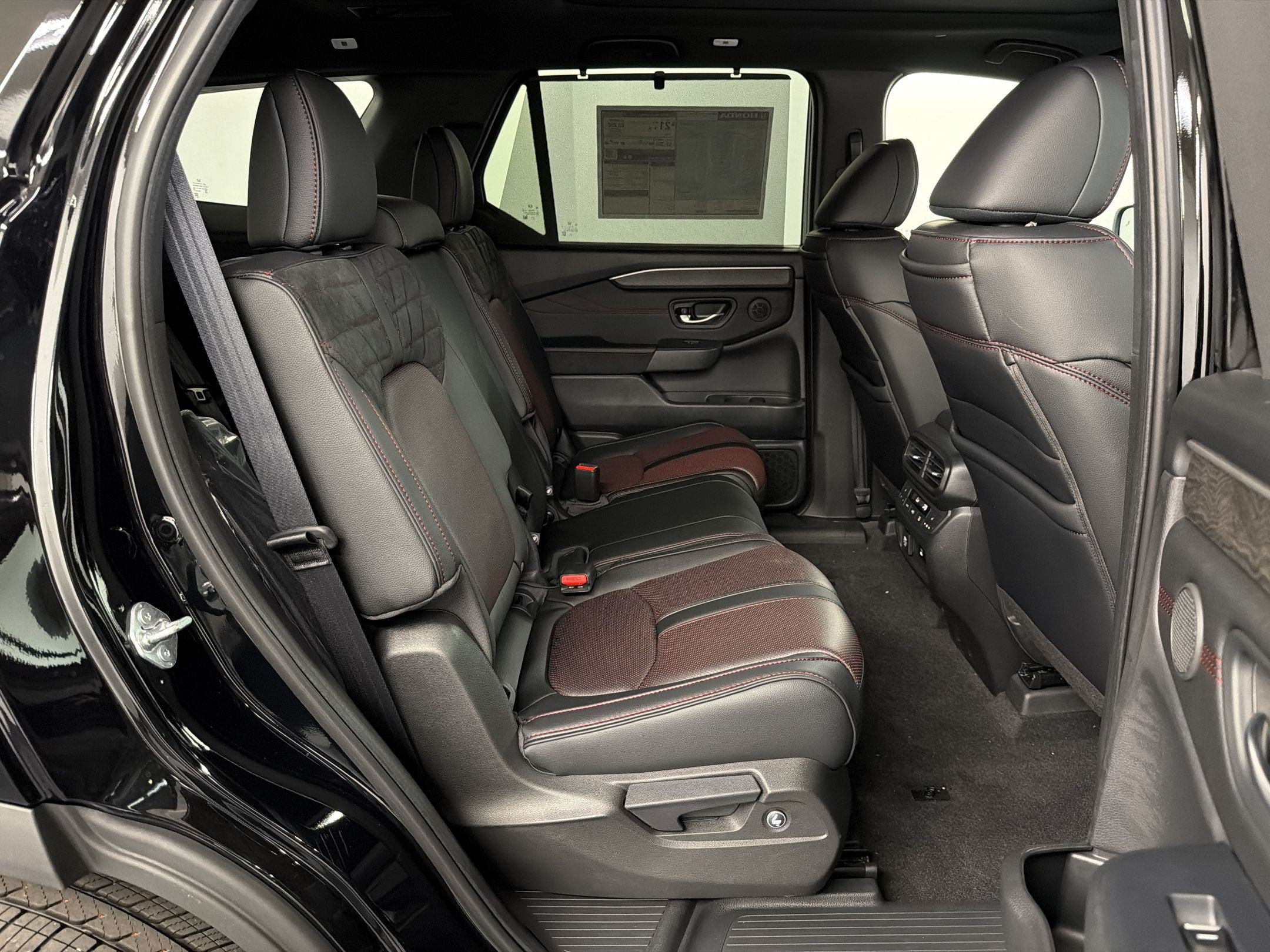 New 2026 Honda Pilot Black Edition image 31