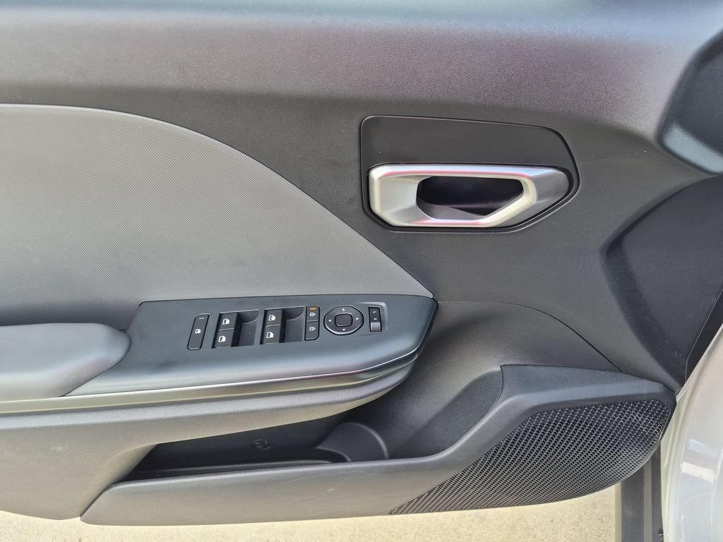 Used 2025 Kia K4 FWD image 13