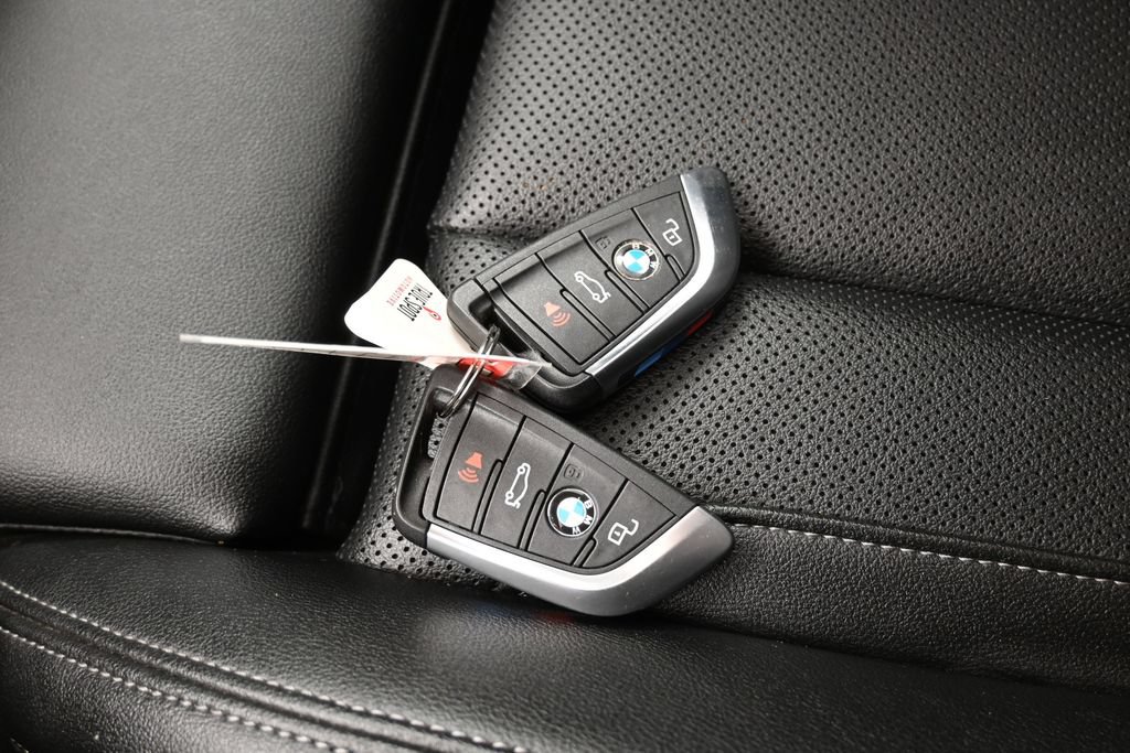 Used 2022 BMW 330e w/ M Sport Package RWD image 28