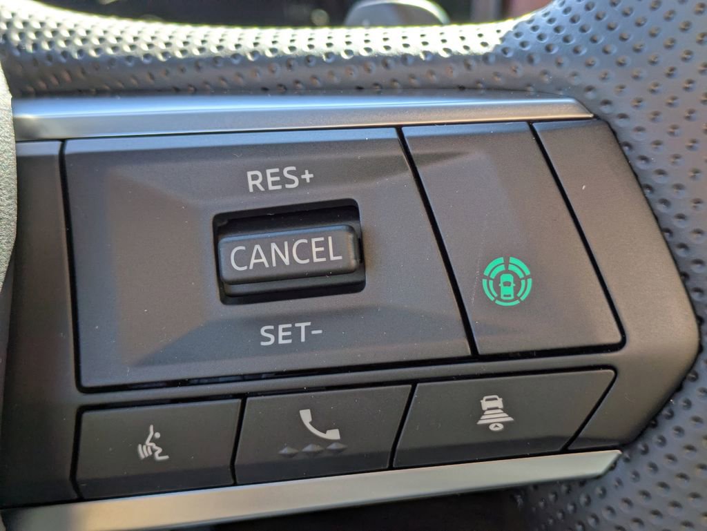 New 2026 Mitsubishi Outlander SEL FWD image 30