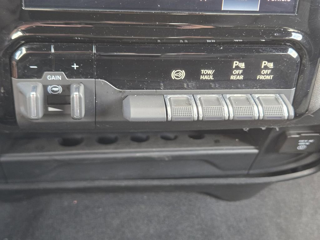 Used 2025 RAM 3500 Tradesman AWD/4WD image 29