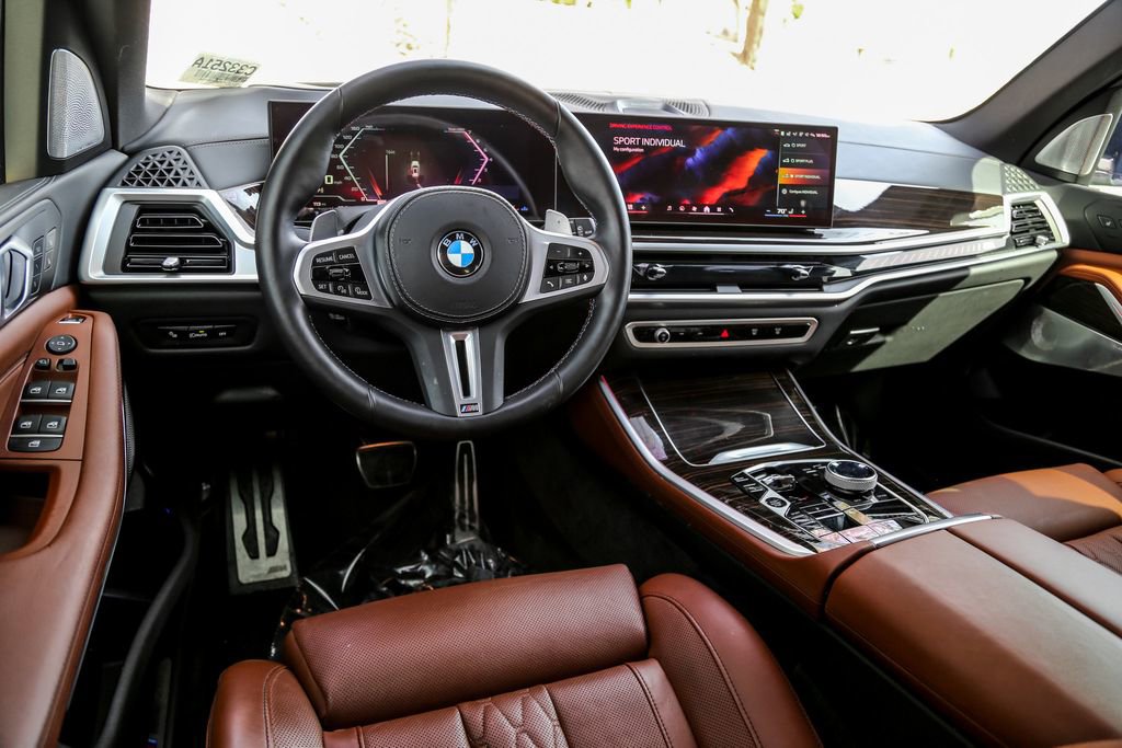 Used 2025 BMW X5 M60i w/ Executive Package image 11