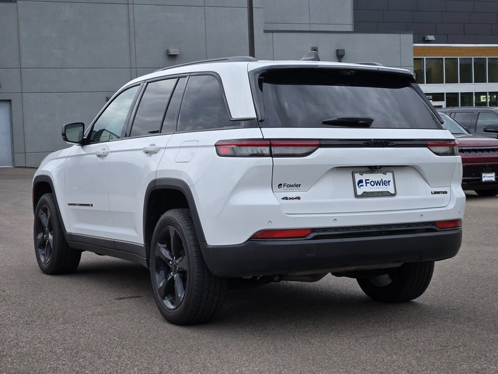 Used 2023 Jeep Grand Cherokee Limited w/ Luxury Tech Group II AWD/4WD image 5