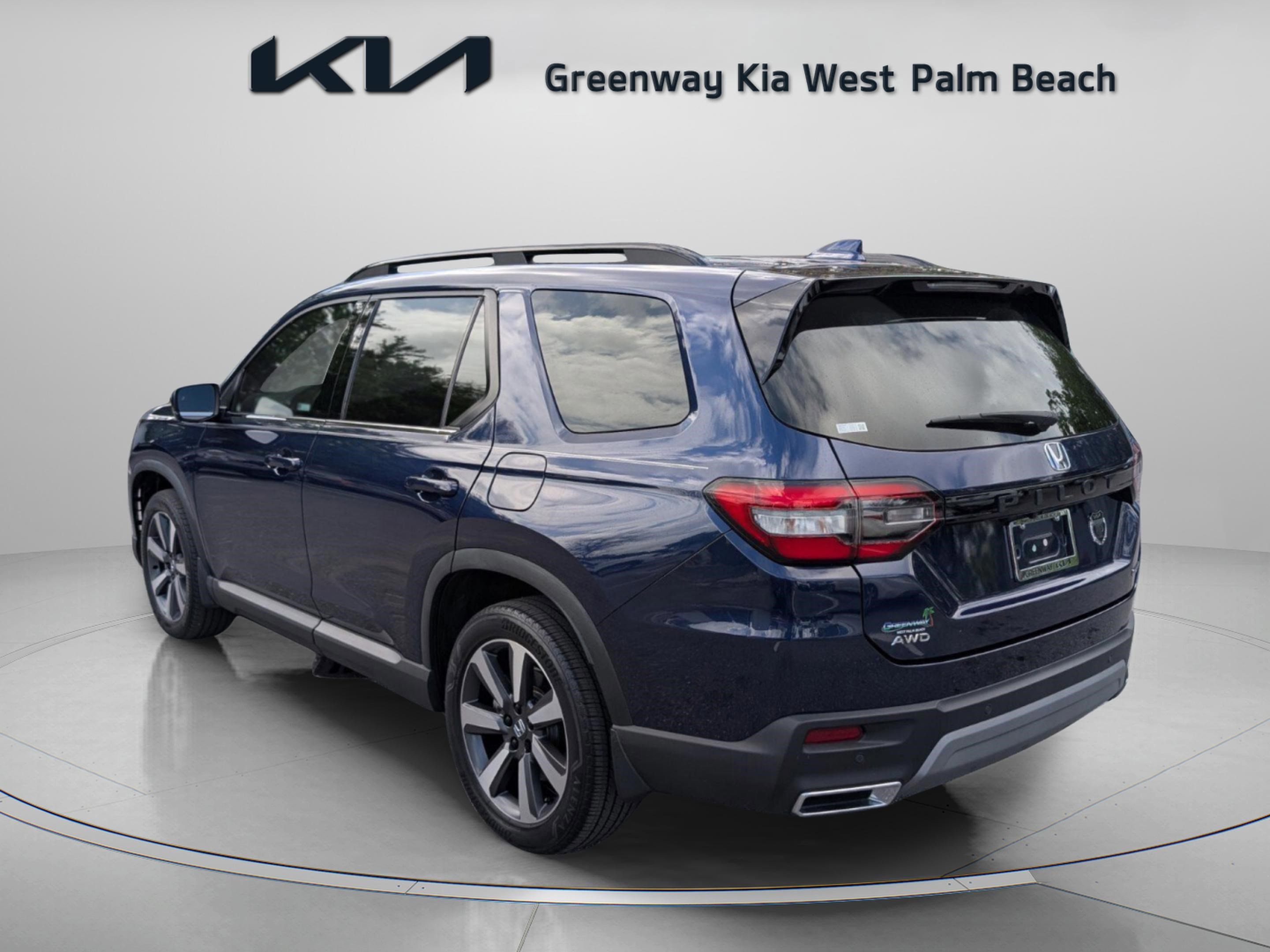 Used 2023 Honda Pilot Touring image 5