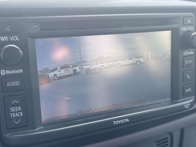 Used 2017 Toyota Yaris L image 25