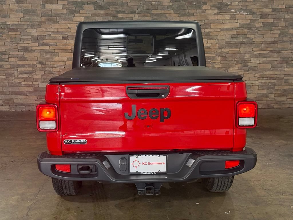 Used 2022 Jeep Gladiator Sport AWD/4WD image 6